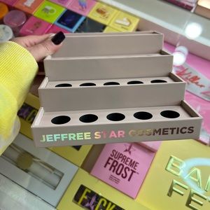 Jeffree Star VLL holder